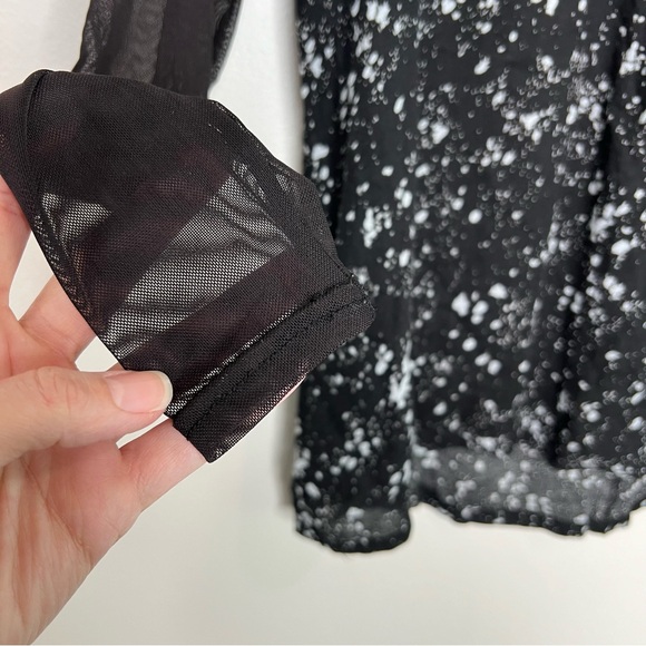 SILENCE + NOISE Splatter Print Sheer Mesh Long Sleeve Top size Small - Picture 10 of 13